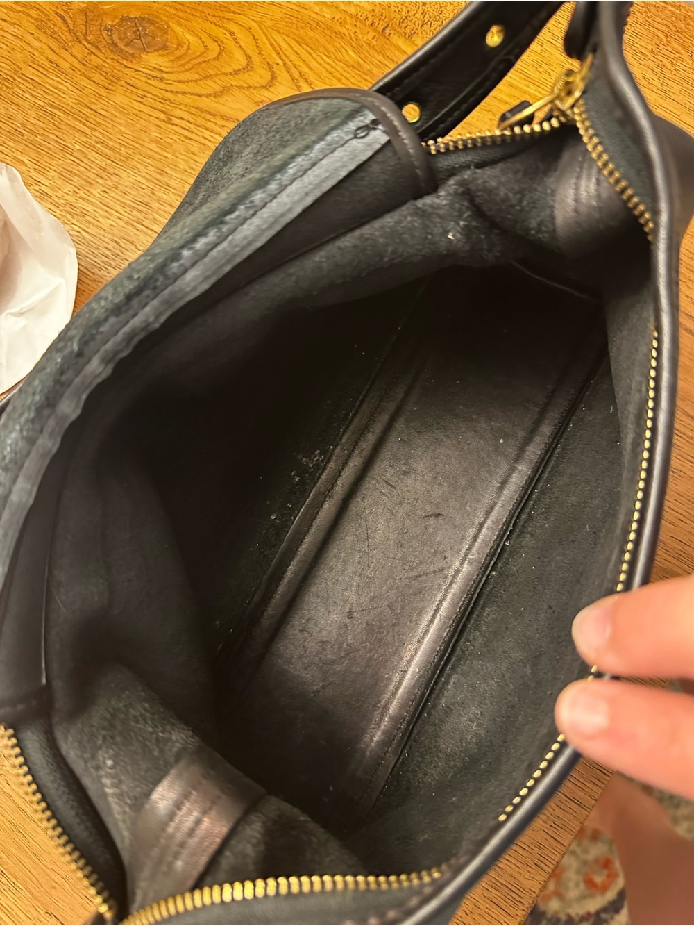 Vintage Coach Classic Black Leather Shoulder Bag - Picture 4 of 8
